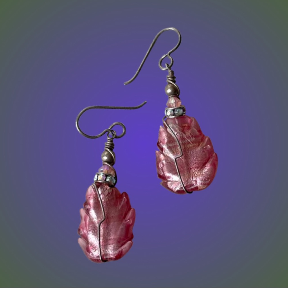 Vintage foiled pink art glass leaf wire-wrapped dangle earrings sterling?